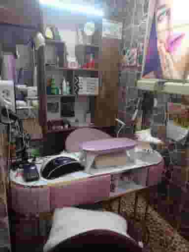 خدمات ناخن شقایق در دانشگاه بندر ماهشهر