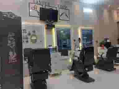 آموزشگاه آرایشگری مردانه ریش سفید در مرزدارانی ورامین