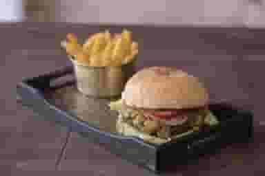 فست فود آریو در توحید 