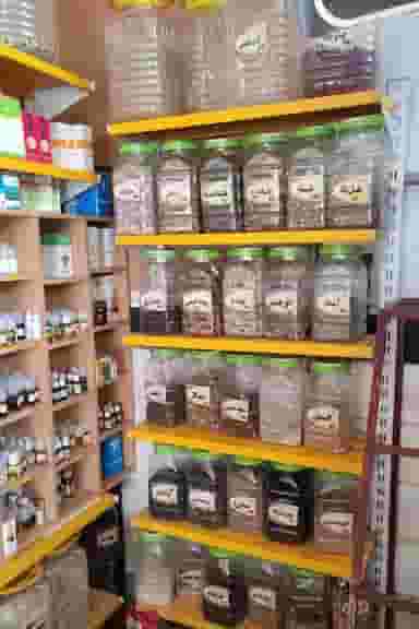 عطاری حکیم مومن در اصلاح ذر ورامین