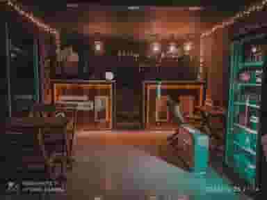 کافه مون در زیر تل یاسوج