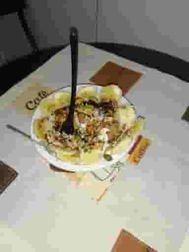 کافه بستنی و آبمیوه پلاس + در نیرو شوشتر