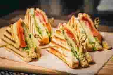 فست فود الدورادو در کارگر آبادان