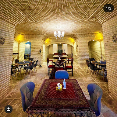 کافه رستوران عمارت چارستون در عاشورا ساوه