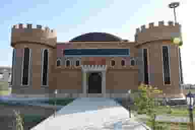 کافه رستوران قلعه در مروارید آبادان