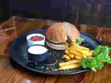 کافه رستوران ساحلی سینا شهرک دریاسر نوشهر