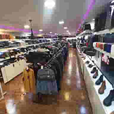 پوشاک ،کیف و کفش بانوان و آقایان پارت شهرکرد در شریعتی 