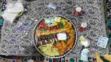 سفره خانه سنتی چلچراغ در شریعتی 