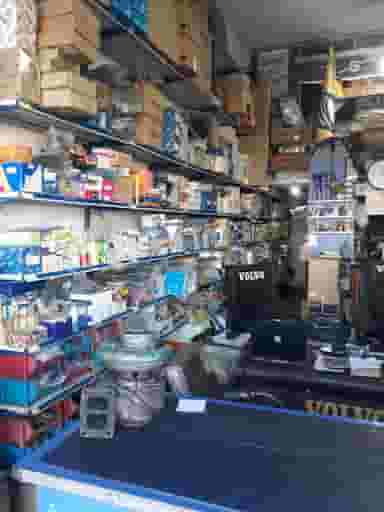 ایران ولوو پیرزادی در شهر بروجرد