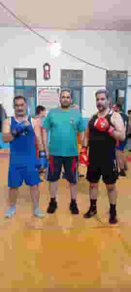 سالن بوکس ودفاع شخصی استاد کوروش علی بخشی در بسیج بروجرد