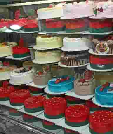 شیرینی سرای سادات 1 در شهر نظرآباد