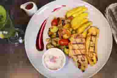 کافه رستوران بالسا در امام خمینی قائم شهر