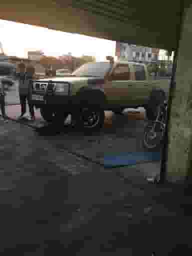 تعمیرگاه نیسان علی قلی پور در یادگار قائم شهر