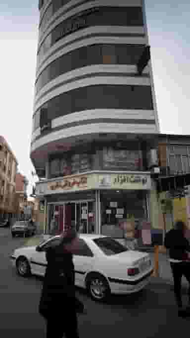 کتاب‌فروشی نظری در امام خمینی قائم شهر