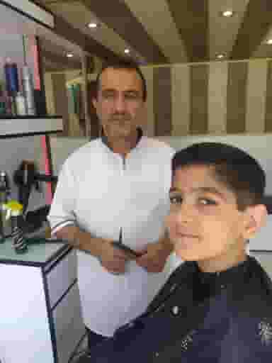 پیرایش قصر مو در گلستان قائم شهر