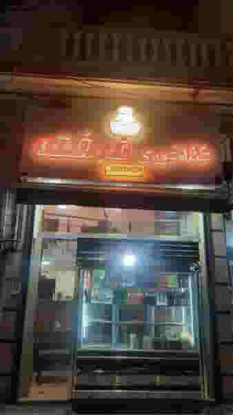 غذاخوری فرشته در رهبر صومعه‌سرا