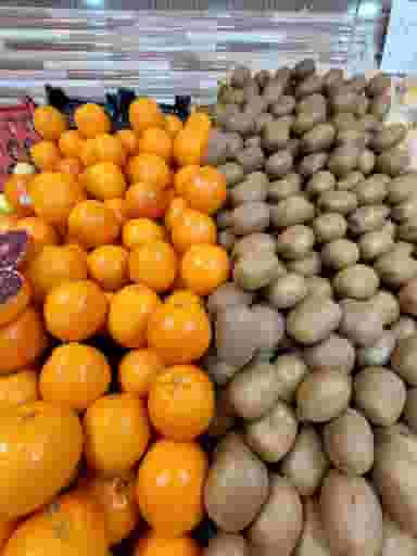 میوه فروشی شهر میوه گل یاس در فین بزرگ کاشان