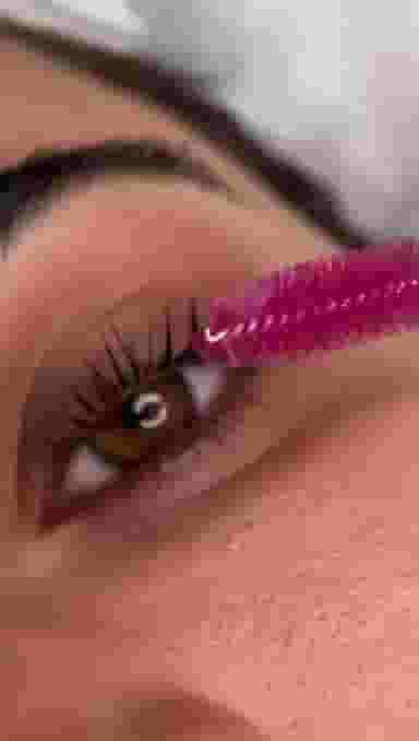 سالن زیبایی لاویسا