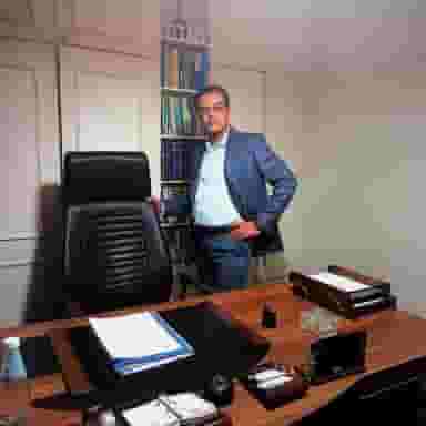 وکیل مهدی جعفرزاده(مشاوره تلفنی رایگان)