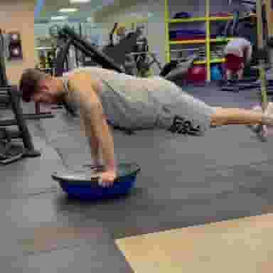 باشگاه بدنسازی و کراسفیت نوین تن شعبه ۱