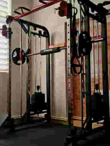 باشگاه بانوان بدنسازی دکتر اچ