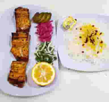 رستوران میکائیل در استقلال بجنورد