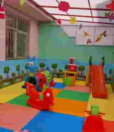 مهدکودک و پیش دبستانی و دبستان پرستوهای شادی در فاز ۱ اندیشه شهریار