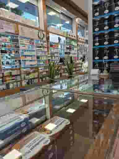 داروخانه دکتر موثق خیابان سپهبد قرنی