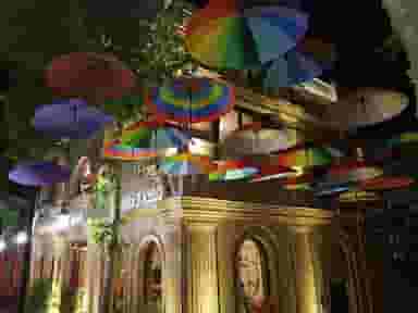 رستوران و فست فود کوئین