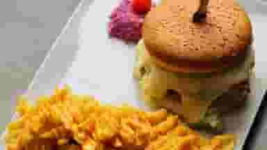 کافه رستوران باژوران