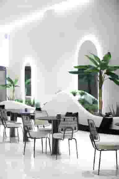 کافه رستوران الپیدا در دهخدا قزوین