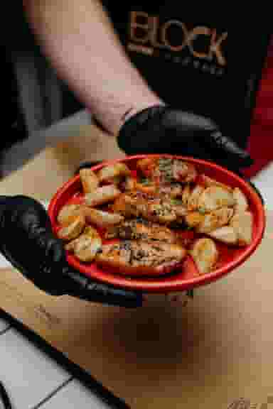 کافه رستوران بلوک در ملاصدرا شمالی قزوین