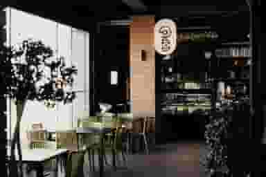 مرکز خرید نارون در گلها قزوین