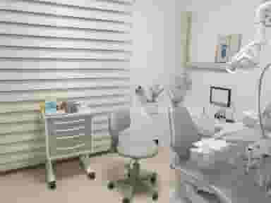 دندانپزشکی دکتر الوندی فر در زیبا شهر گرگان