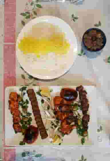 کافه رستوران عمارت بادگیر در همت آباد سمنان