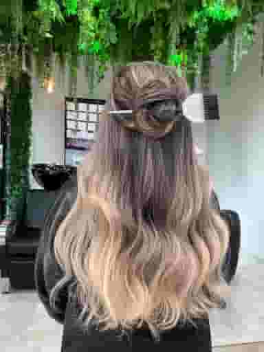 مرکز رنگ مو وکراتین مو در بهداری خرم‌آباد