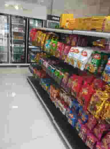 سوپر مارکت گلستان در زاد قم