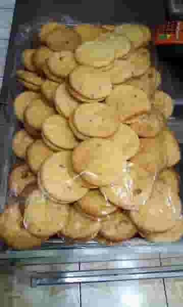 نان فانتزی و شیرینی گلنام در شهر قم