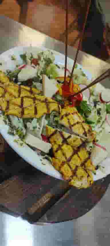 فست فود اژدر در دانشگاه جزیره کیش