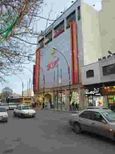 مجتمع تجاری نور زنجان در انقلاب زنجان