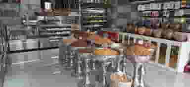 شیرینی فروشی کارامل در امیرکبیر کرمانشاه