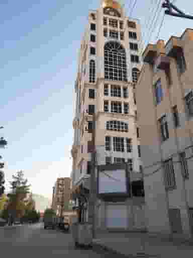 برج ساعت در ویلا کرمانشاه