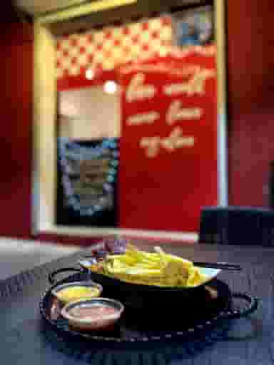 هات داگ شاپ مایونز در سهند تبریز