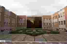 دبیرستان نمونه دولتی طالقانی در خیابان تبریز