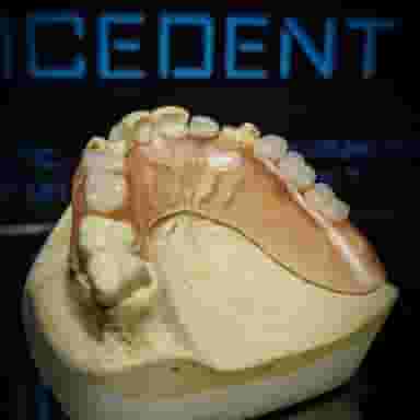 لابراتوار آیس دنت در هفده شهریور تبریز