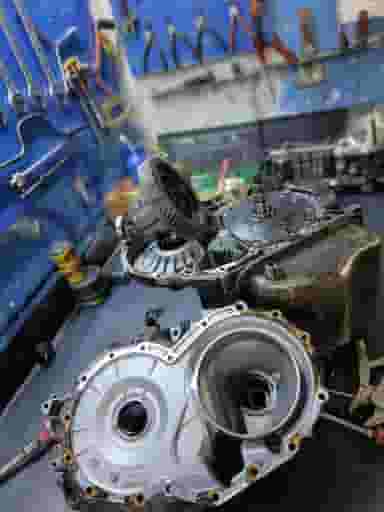 تعمیرگاه مکانیکی و جلوبندی مدرن کوی فاطمیه(خیابان سلطانی) اهواز