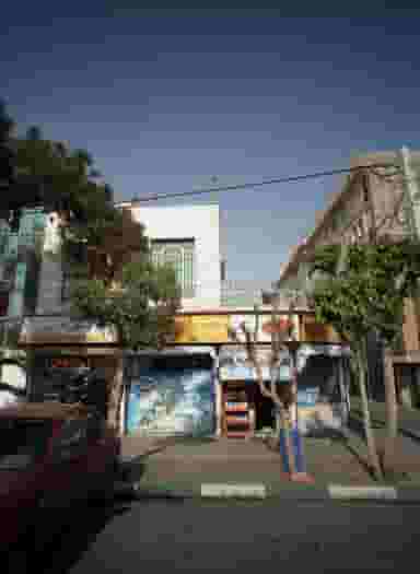 فروشگاه شهرزاد در بلورسازی 