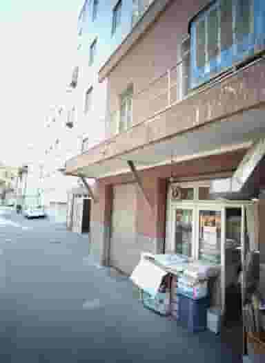 سوپر مارکت در سنگلج 