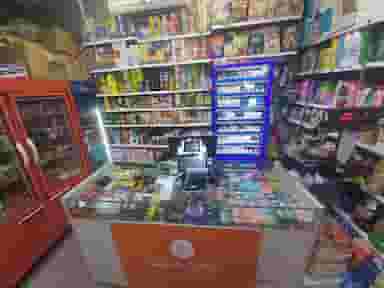 معین مارکت در آبشار تهران