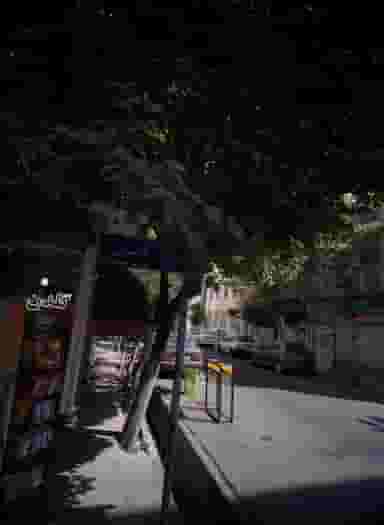 سوپر مارکت گلدن در ولیعصر شمالی تهران